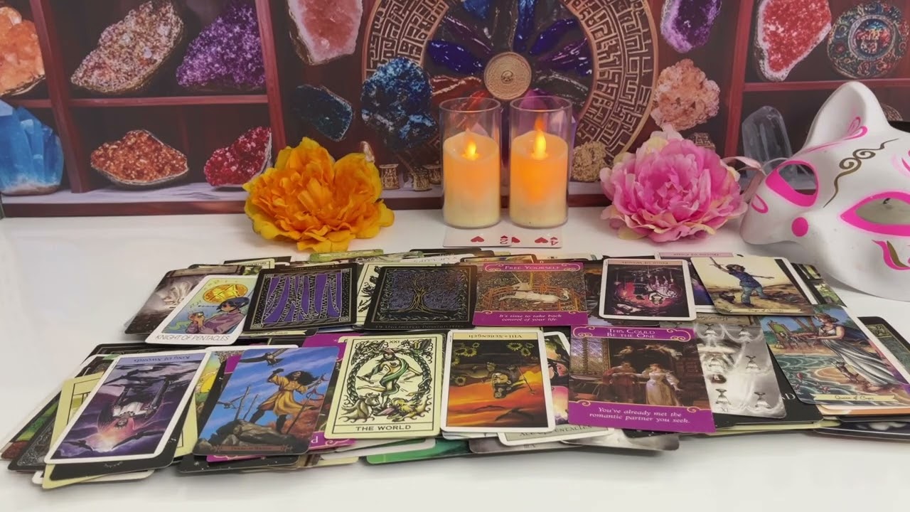 CAPRICORN   - SOMEONE REALLY WANTS YOU.. CAPRICORN  LOVE TAROT READING