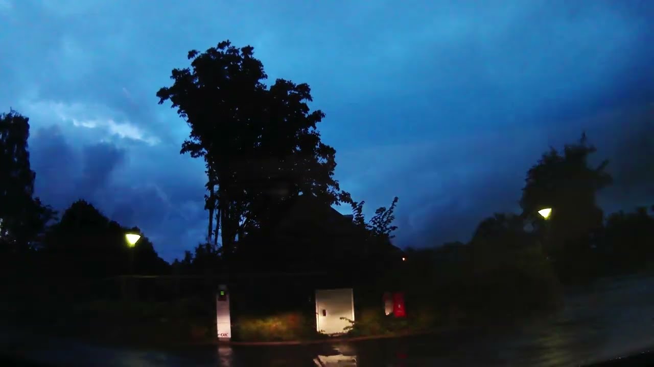 Chasing lightning in Nysted / Caught a good one at 02:44