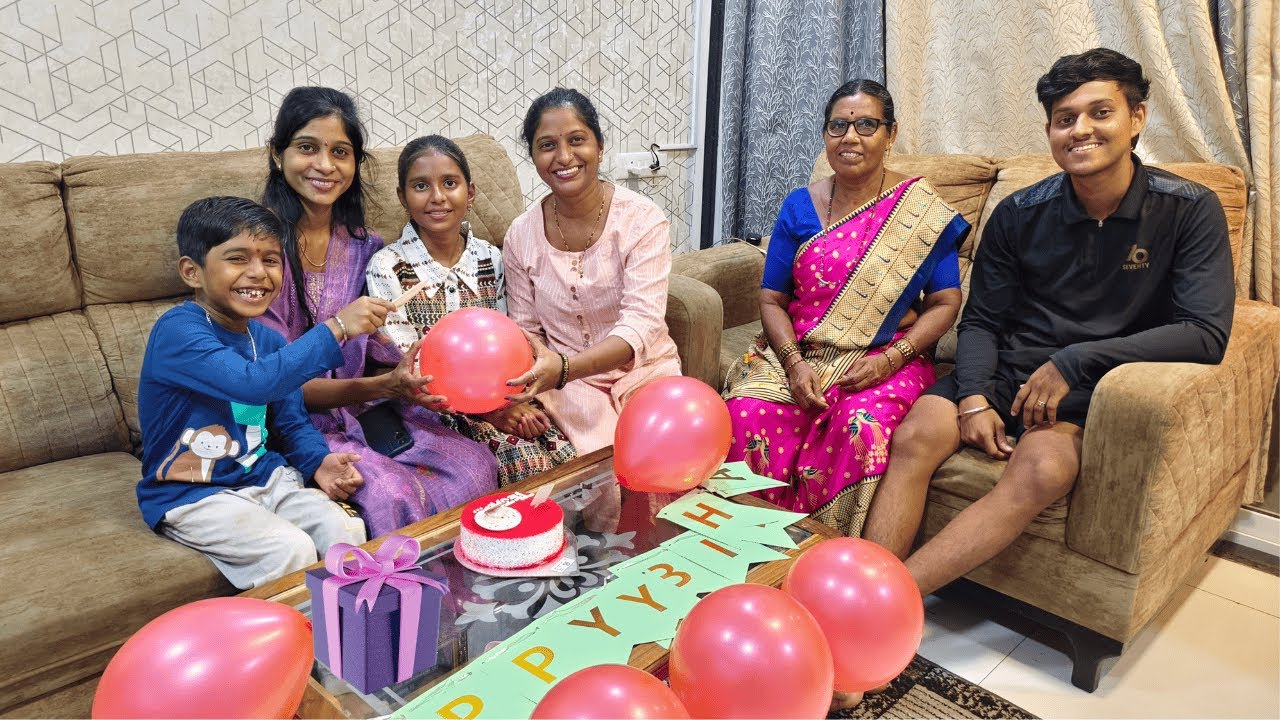 मावशीच्या वाढदिवसाला आम्ही आणले गिफ्ट 😍 | Sister's Birthday Celebration | Pranju Pradnu And Mummy