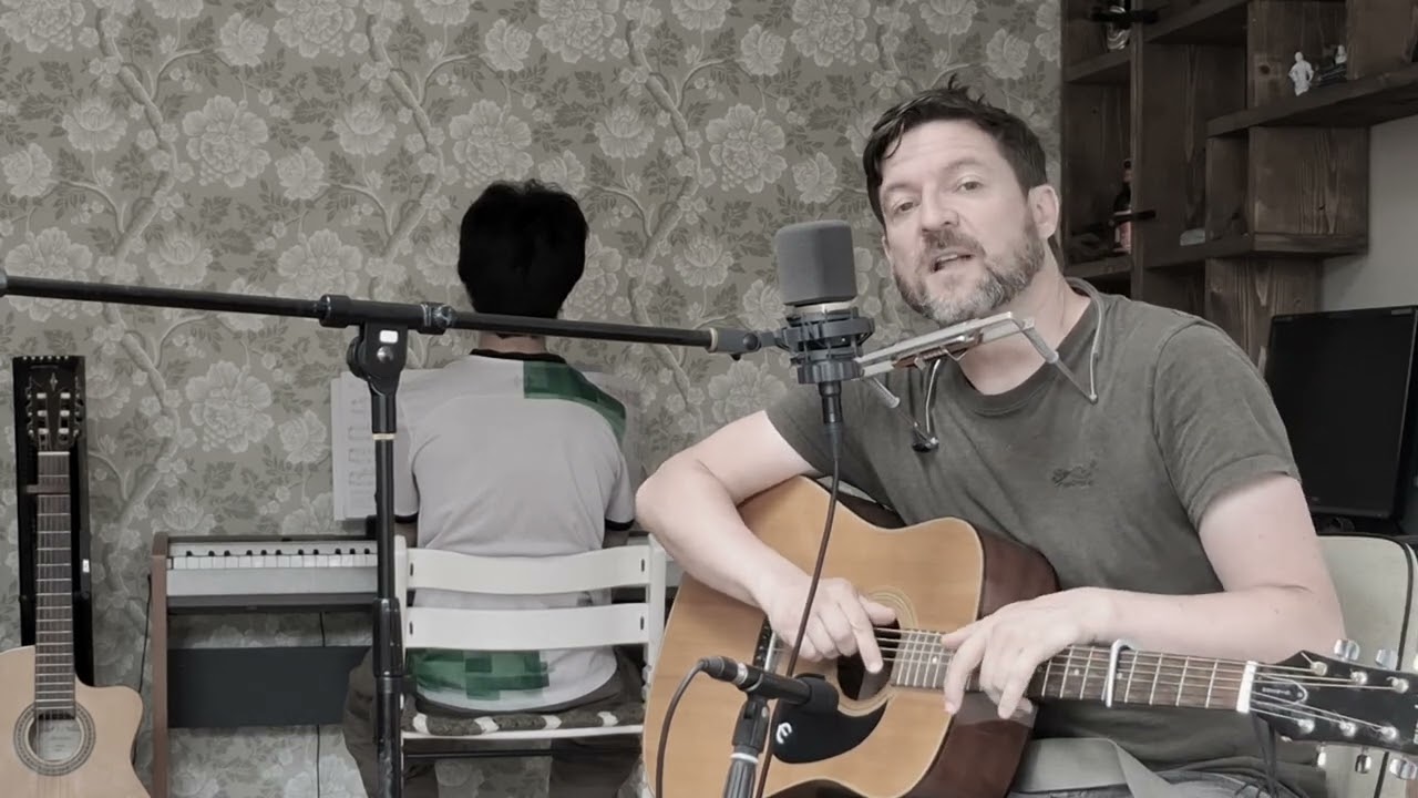 Exclusive AUK Mini Gig: Ian David Green