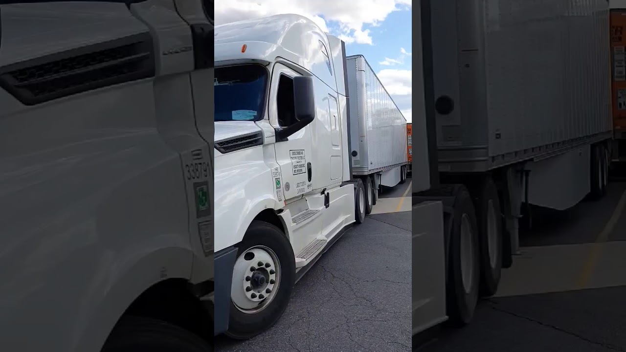 Tractor trailer  mujer al volante