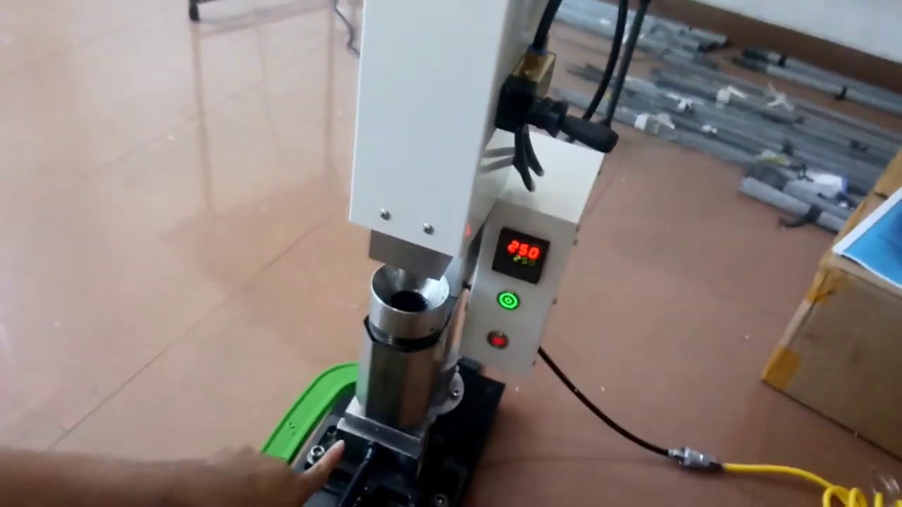 Mini Injection Molding Machine