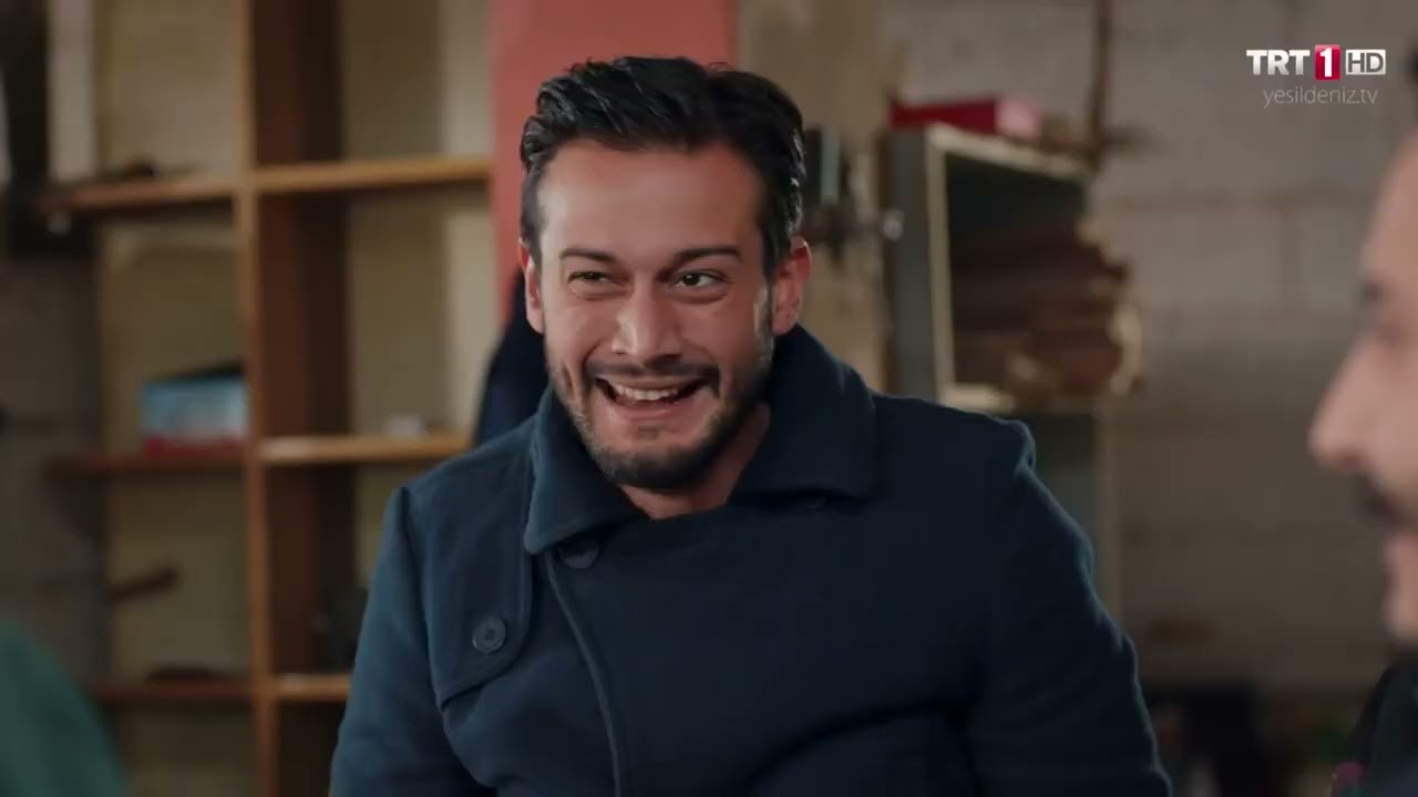 Bahri Ka&ccedil;ırıldı İlanı ve Cemil'in Komik Paniği | Yeşil Deniz Sahneleri