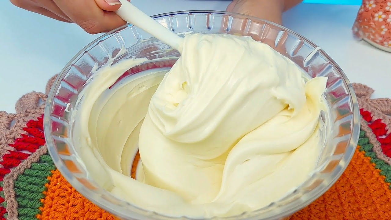Relleno de mousse de leche de Mo&ccedil;a   f&aacute;cil y r&aacute;pido para tartas y pasteles