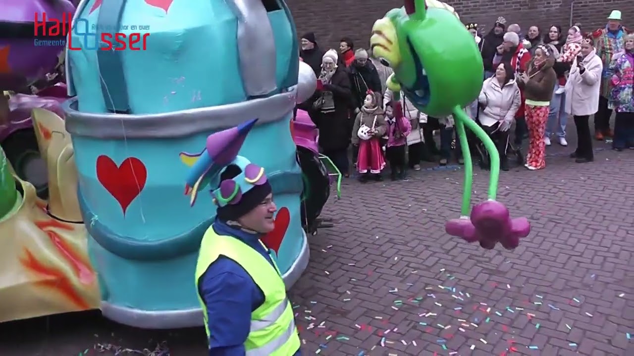 Carnavals optocht in Losser gefilmd door Harrie van Driel.