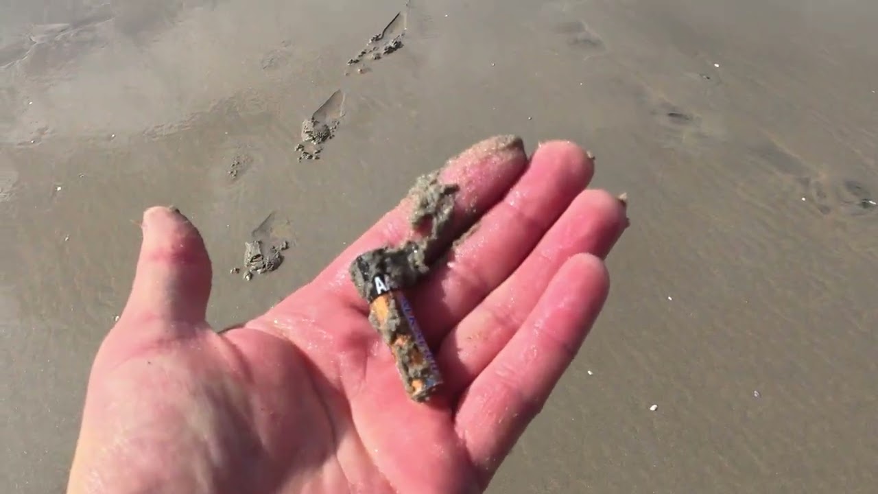 There's always stuff at the beach too metal detect………....You just gotta find it