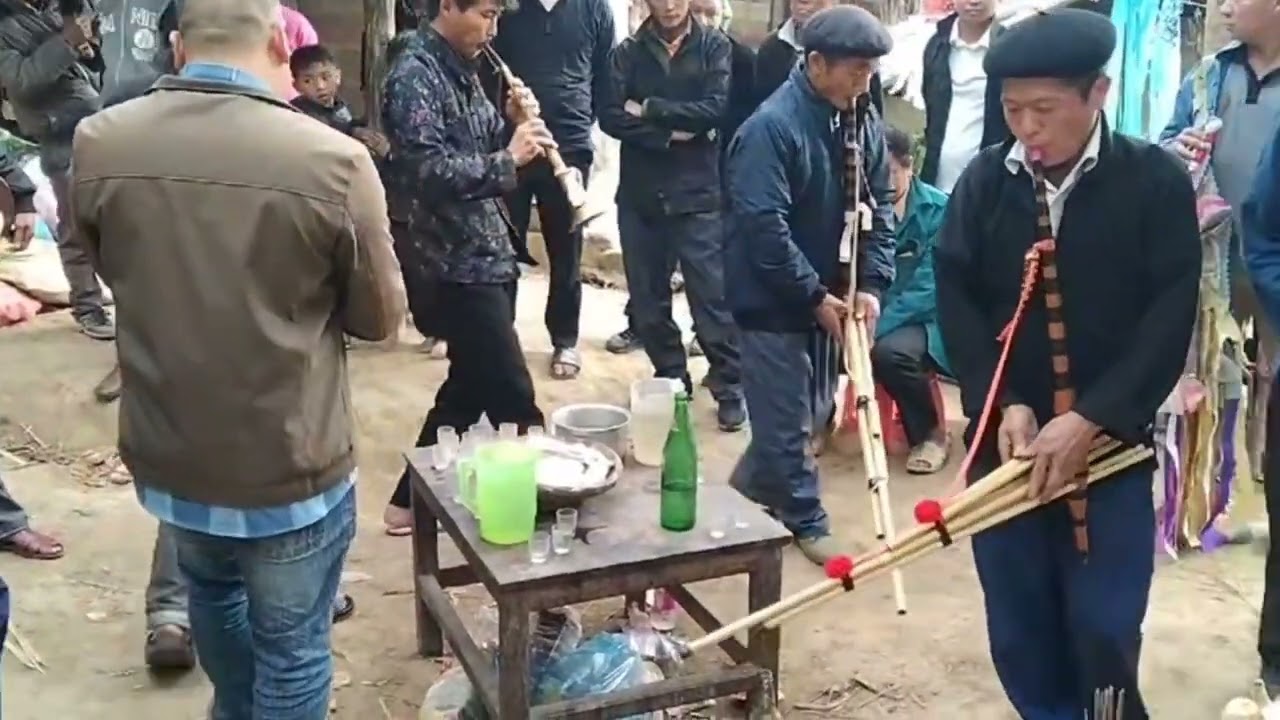 Qeej H'mông hauv me qhua hlub dab laug 