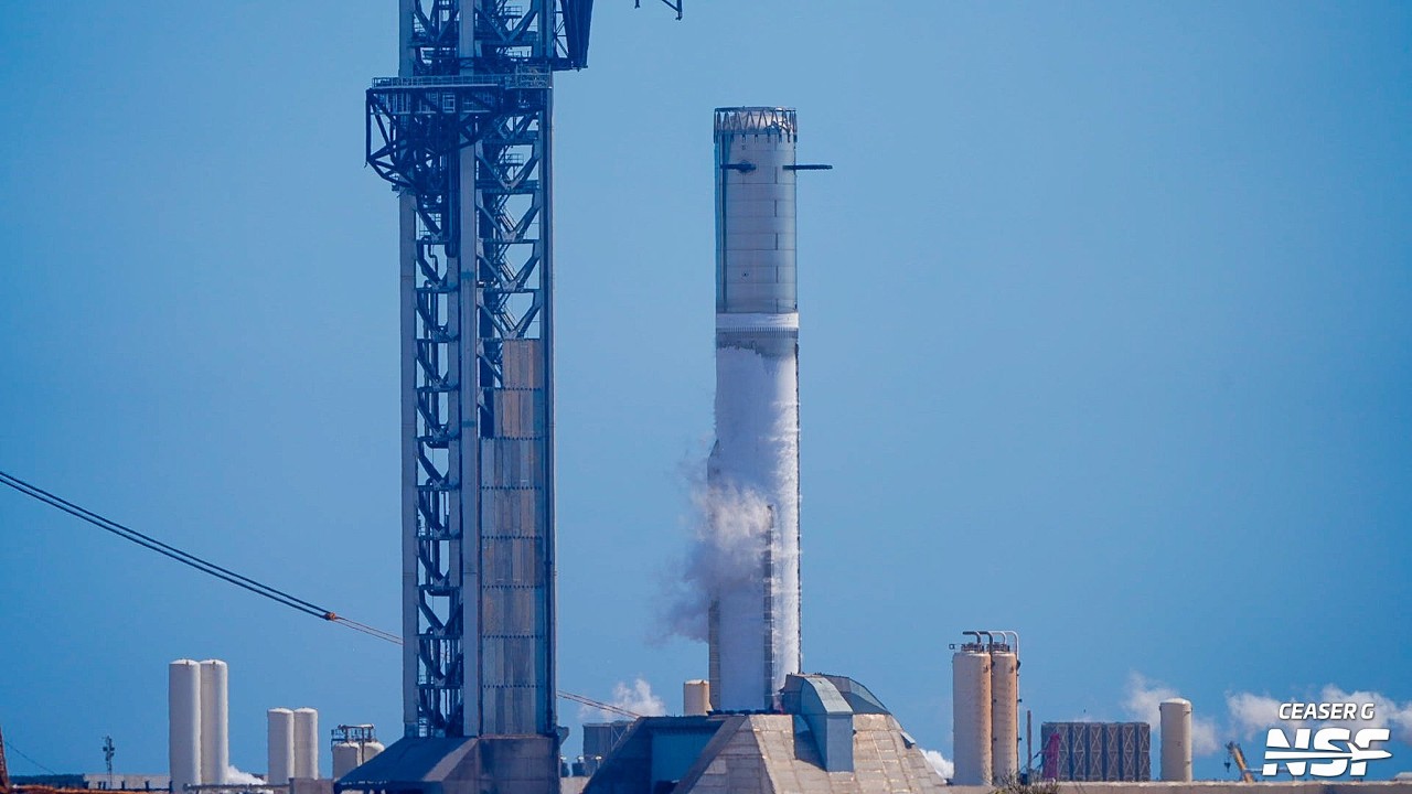 Прямая трансляция заправки и теста зажигания двигателей Raptor-3 на Starship Booster 19.