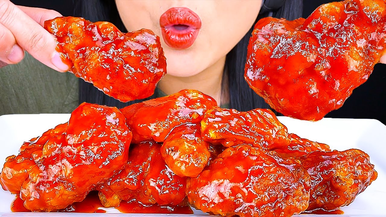 ASMR FRIED CHICKEN DRENCHED IN MAMBO SAUCE MUKBANG EXTRA SAUCY EATING SOUNDS | ASMR PHAN