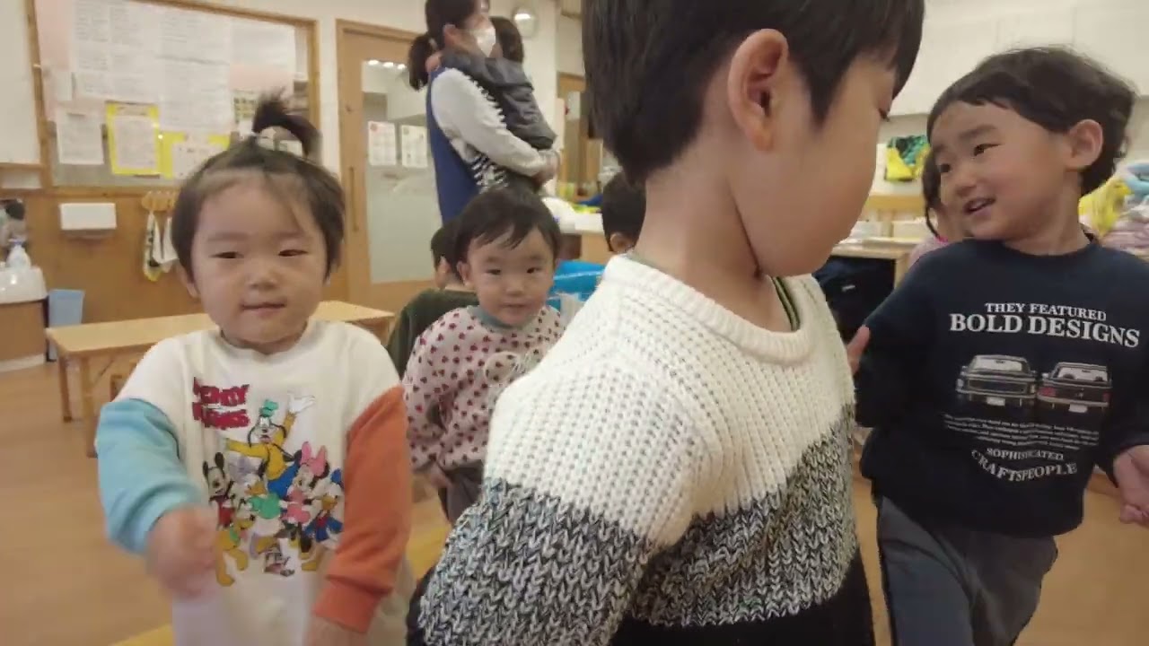 飯倉こころ保育園　2026年2月2日　公園でしっぽ取りゲームなど
