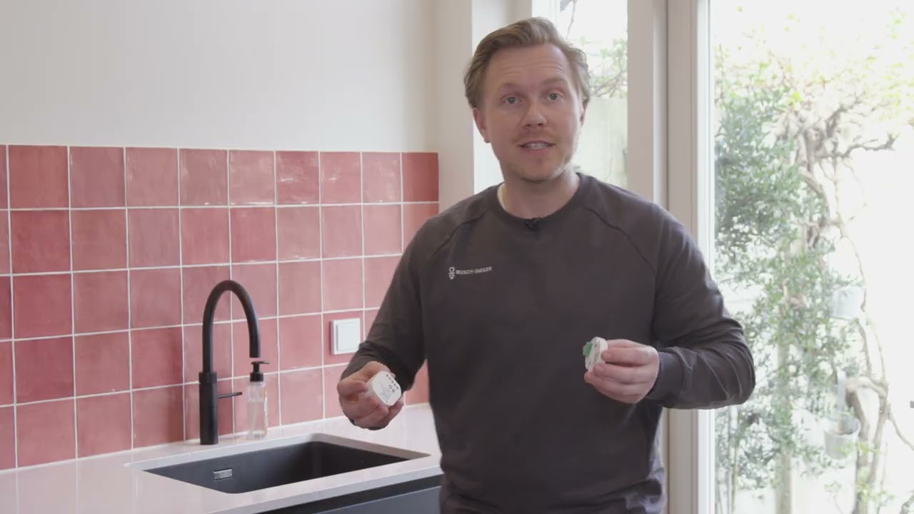 Bluetooth Smart Switch met Casambi | Draadloos schakelen, muren heel laten | Busch-Jaeger