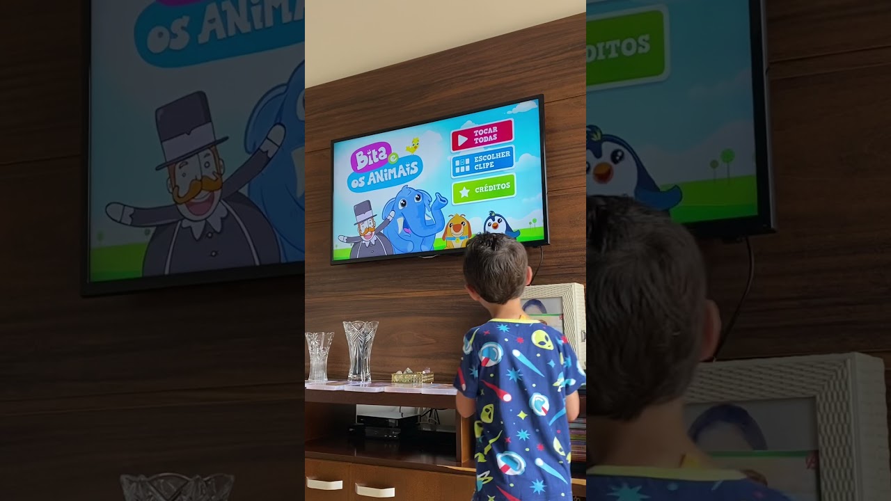 Abrindo o DVD Bita e os animais