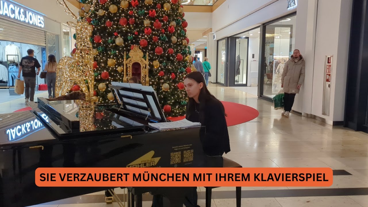 Sie verzaubert München mit ihrem Klavierspiel
