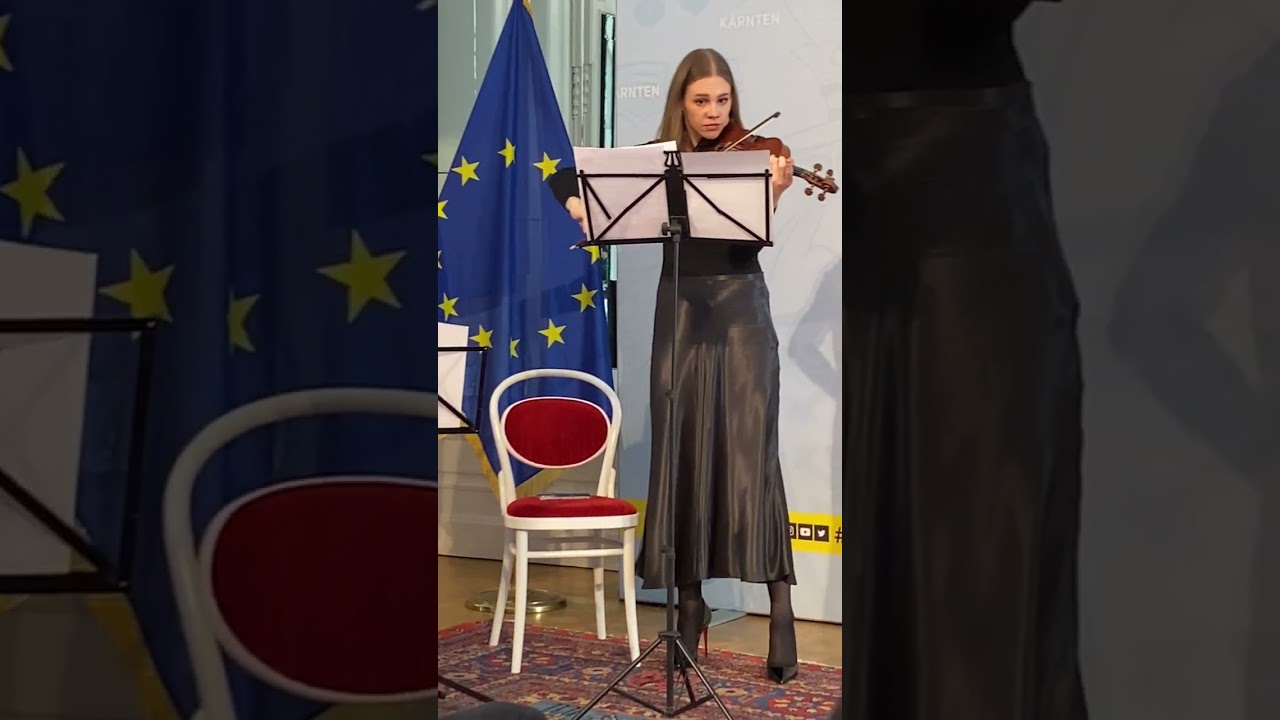 Hannah Senfter,Harfe &Polina Winkler,Geige umrahmen die Verleihung des Goldenen Verdienstzeichens