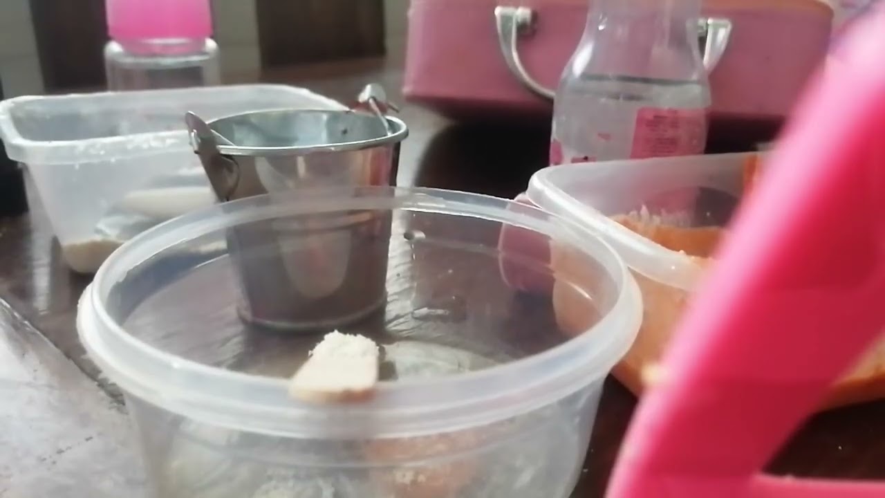 Parte 2 de como hacerle comidita a tus bebe de juguete 