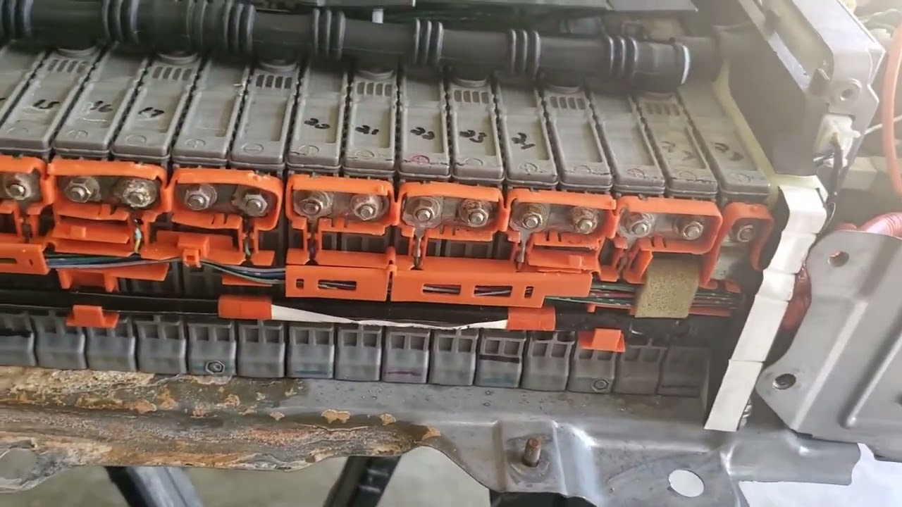 Prius battery cell testing and replacing individual cell