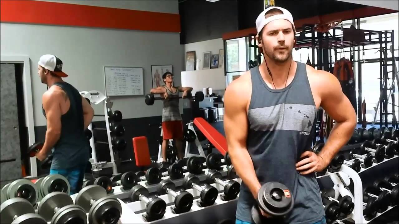 SHOULDER WORKOUT ROUTINE FOR MASS