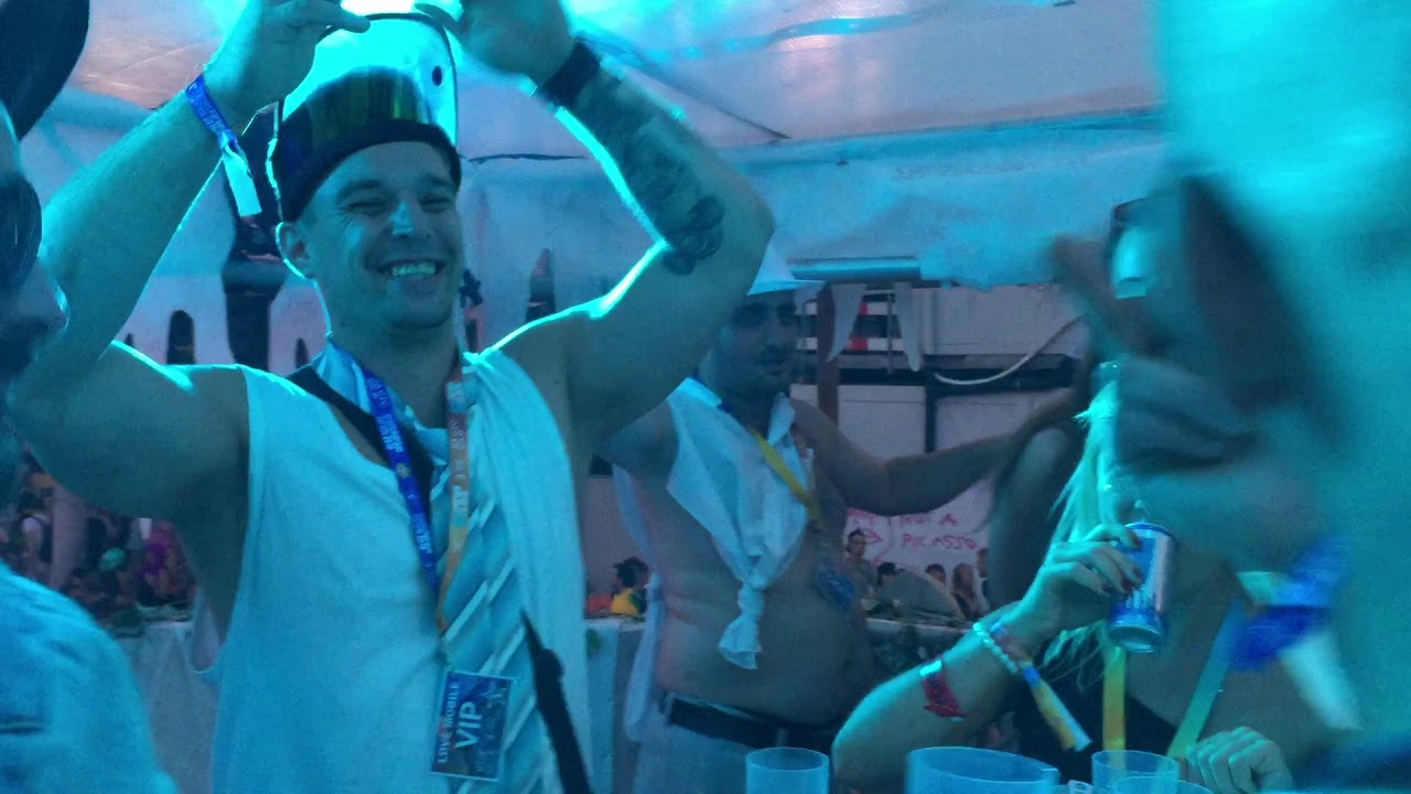 Streetparade 2019 Sonntagskinder Magic on´e Lovemobile official