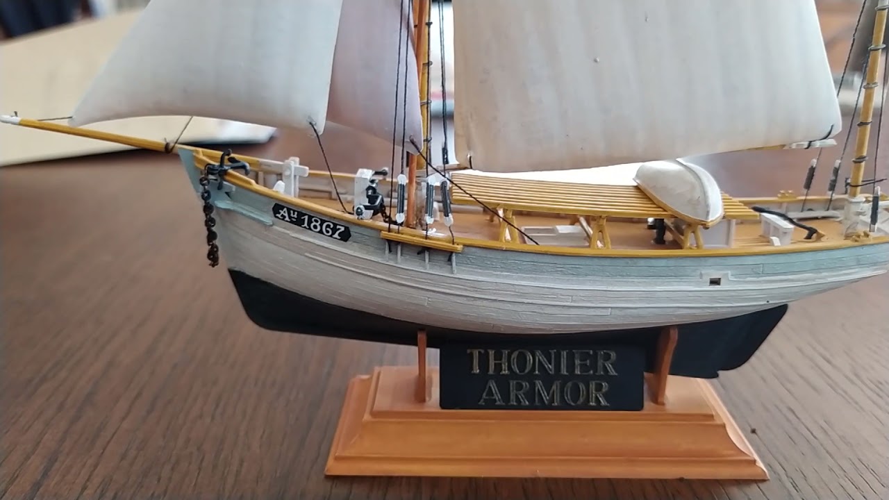 le thonier Armor - maquette heller au 1/125.