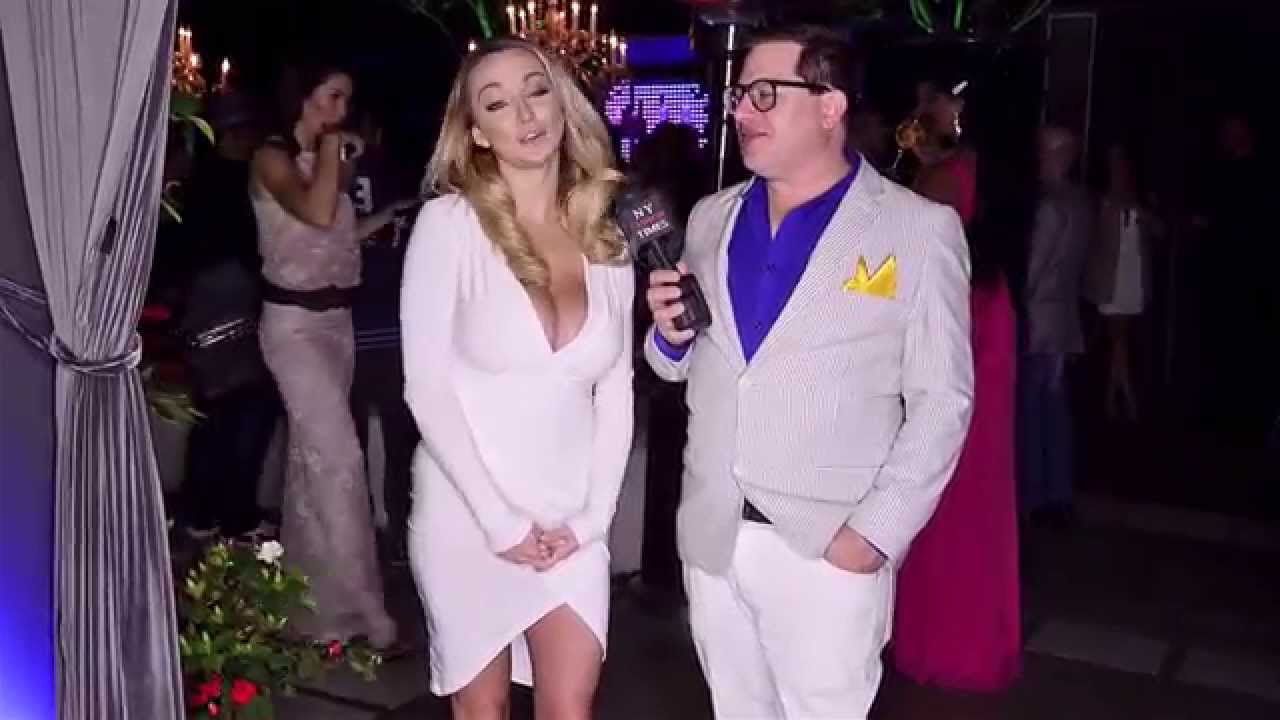 Lindsey Pelas looks stunning at Babes In Toyland Pet Edition