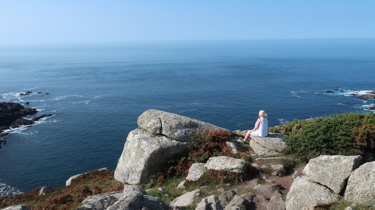 Zennor Cornwall coast path walk - Graves, Graffiti and Giant Granite boulders!