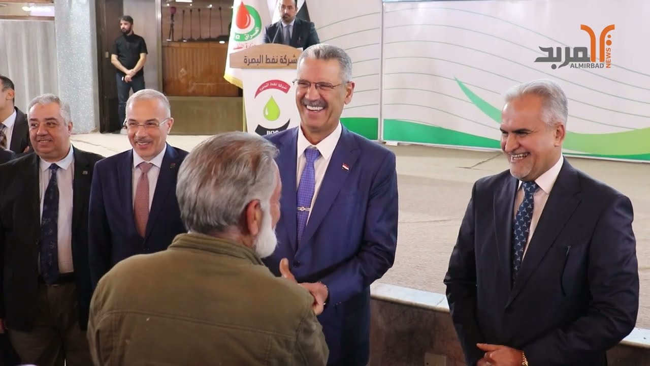 وزير النفط يوزع سندات أراضي البيبان بقضاء شط العرب على المستحقين من منتسبي وزارته #المربد