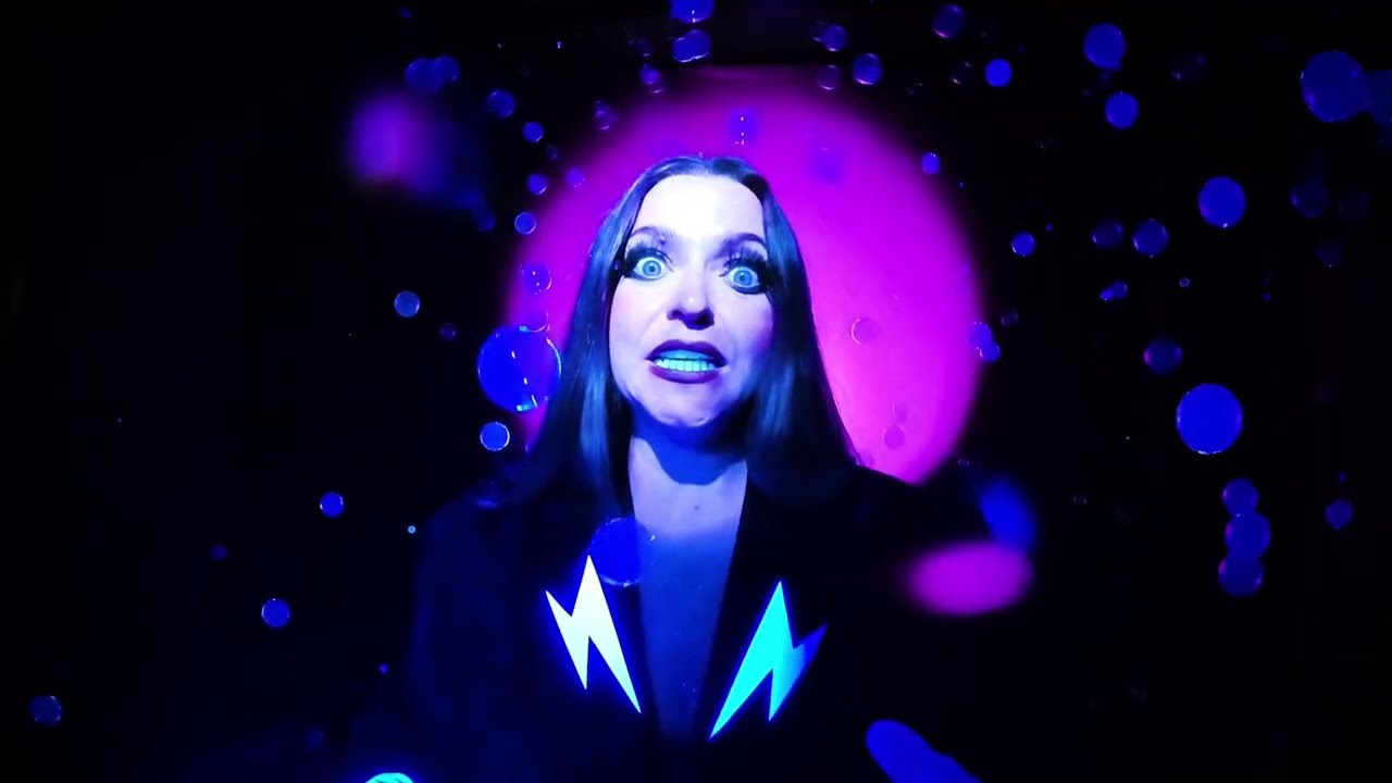 ANNABELLE CHAiRLEGS - HEAVY SLEEPER (OFFiCiAL MUSiC ViDEO)