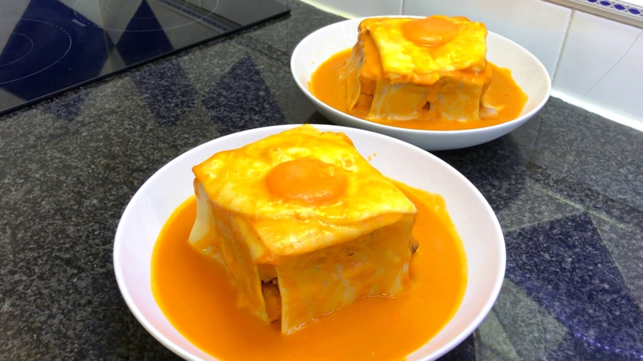 Бомбезна португальська страва Франсезінья / Francesinha