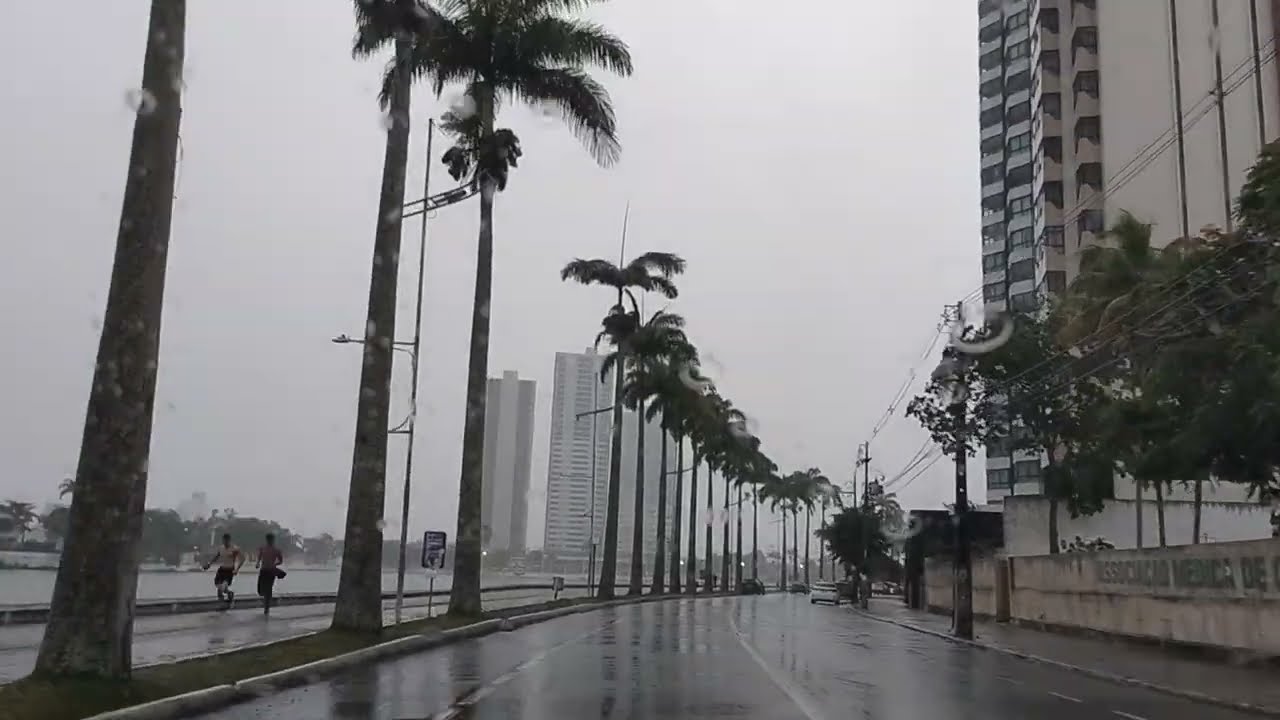 Campina Grande na Chuva: Açude Velho, Museu dos 3 Pandeiros, Parque do Povo e Vila do Artesão. 🚗🌧️