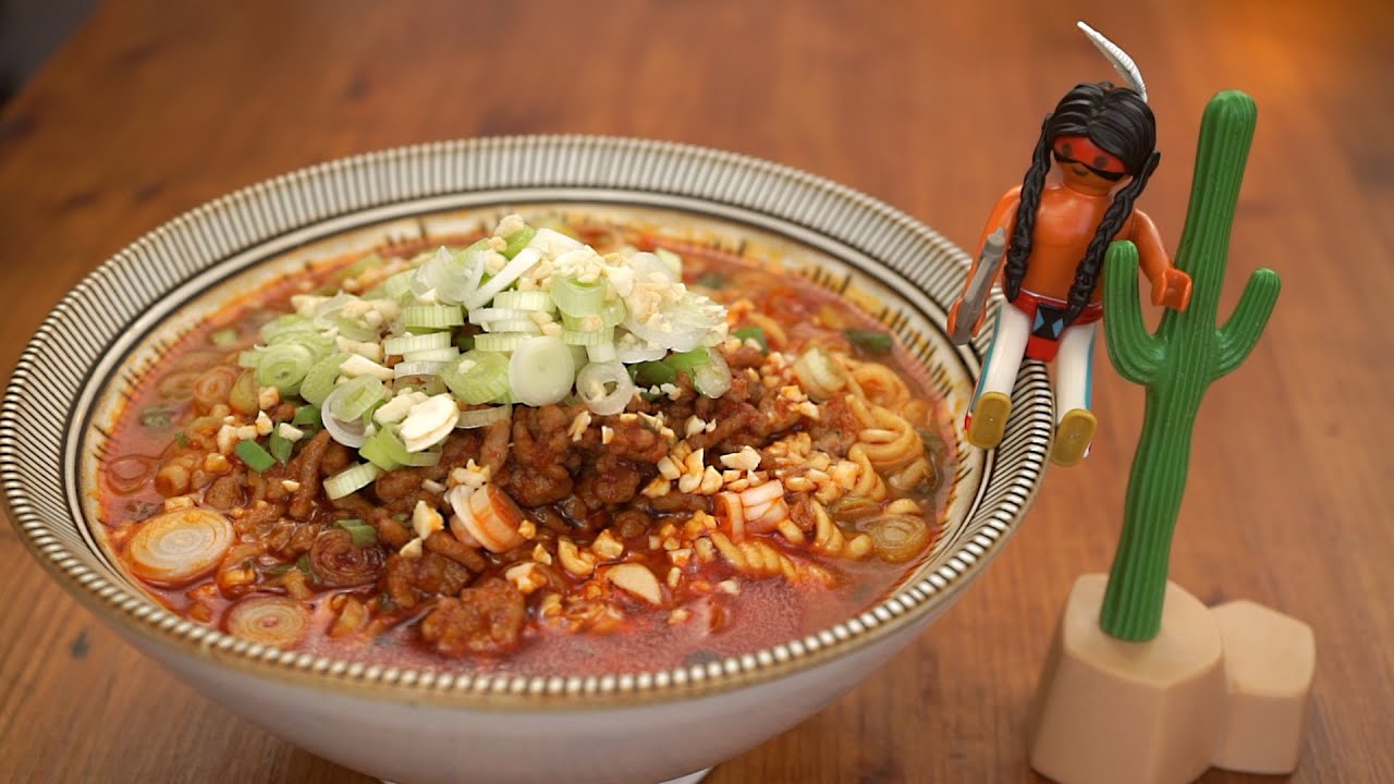 Spicy Peanut Butter Ramen :: Korean Style Easy Tantanmen Recipe