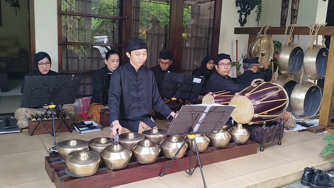 Bengawan Solo karya Gesang Martohartono - Gamelan Sang Saptaswara