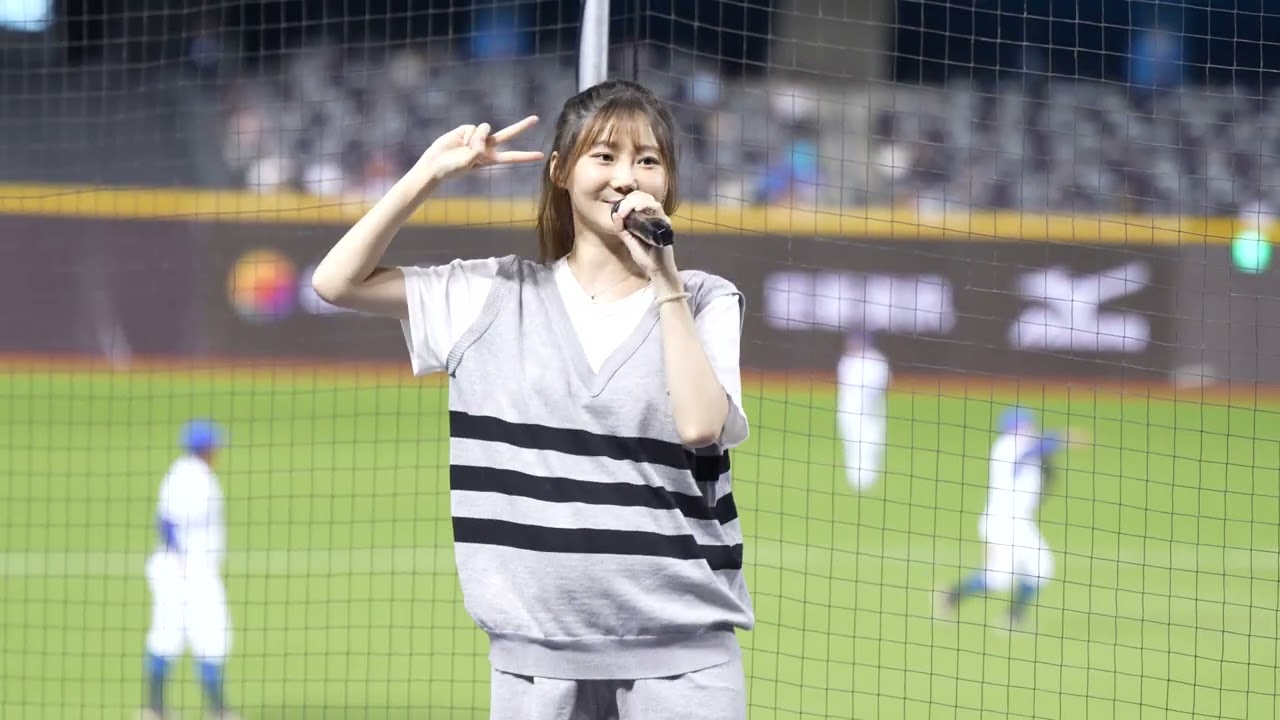 歡迎「朱朱寶貝」回來唱正版的〈Here We Go〉！還好檸檬沒有搶走麥克風🎤🤣 #啦啦隊 #cheerleader #棒球 #baseball #台湾野球チア #台湾野球 #치어리더 #shorts
