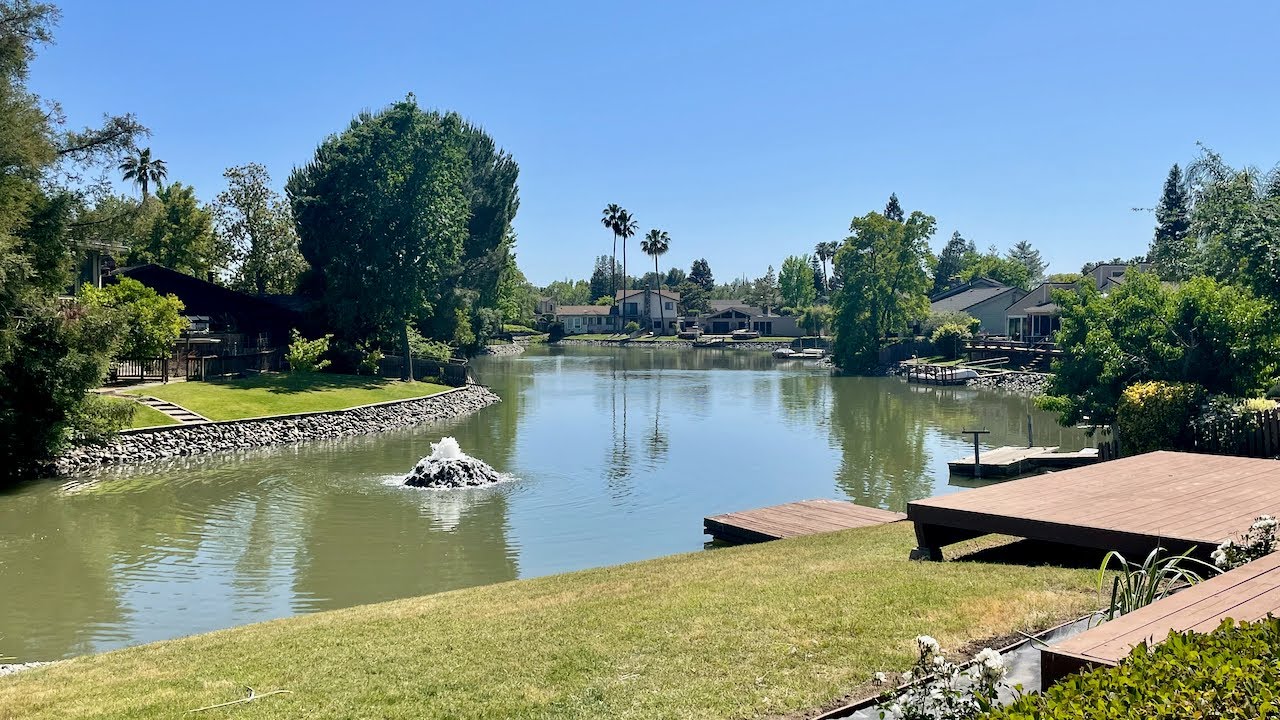 6269 Riverside Boulevard The Pocket, Lake Greenhaven, Sacramento CA
