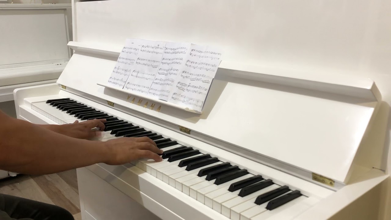 Yamaha P1 console piano sound demo (Chaconne)