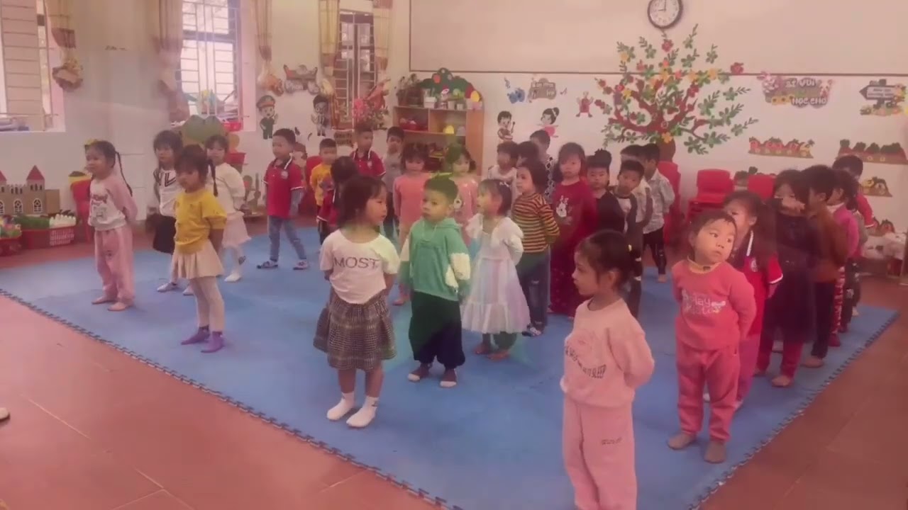 chào mừng ngày quân đội nhân dân Việt Nam lớp 4-5 tuổi B - gv: Lê Mơ