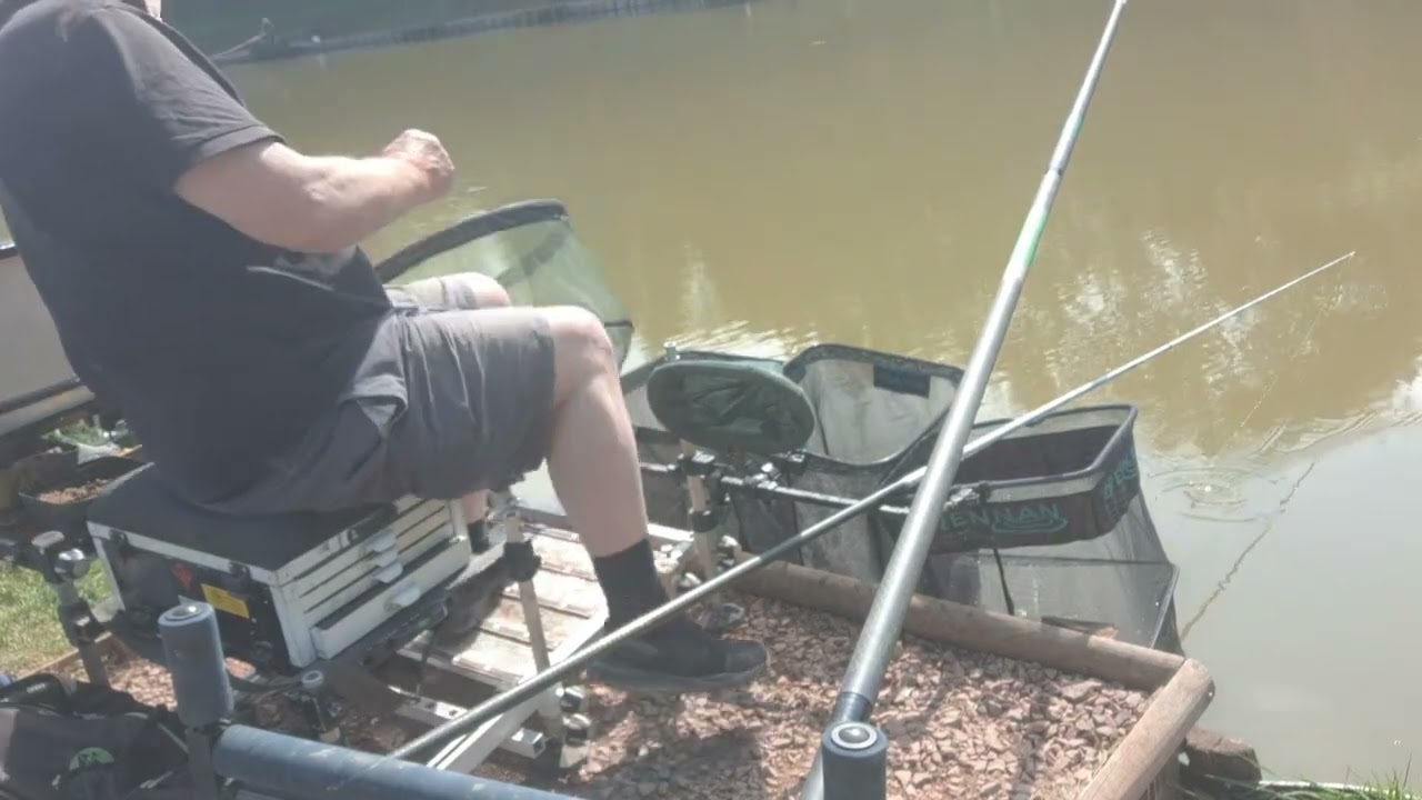 Clive Branson Fishing Vlogs Massive weights at Redhill commercial Mid-week match