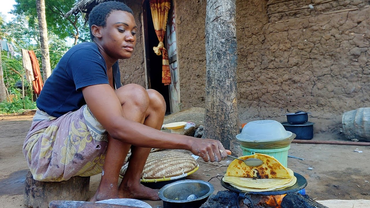 African Village Life of Our Traditional Family on a Rainy Evening#Cooking Delicious Butternut Bread