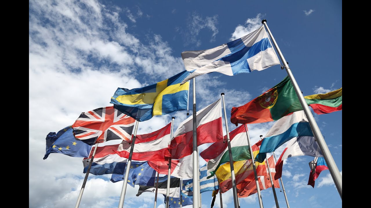 Timeline Of National Flags: Europe 1900-2015