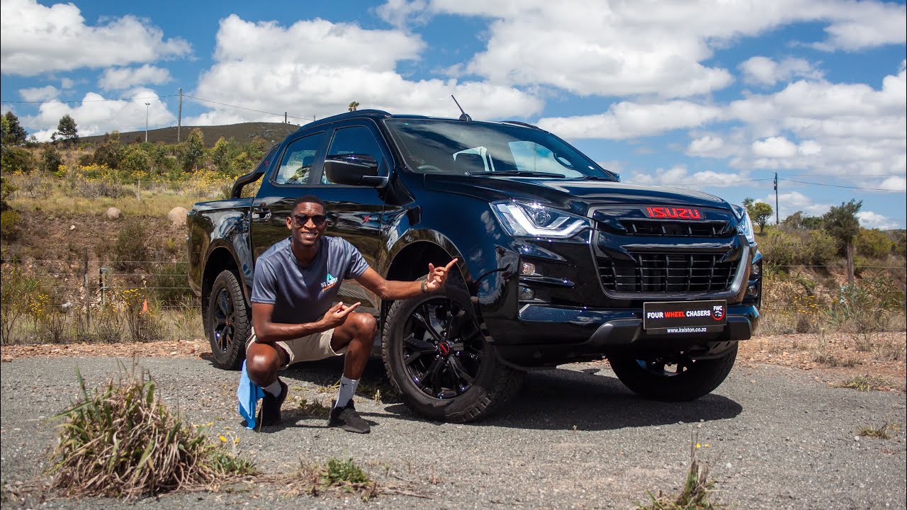2025 Isuzu D-Max X-Rider Black: An exclusive lifestyle-focused double-cab bakkie.