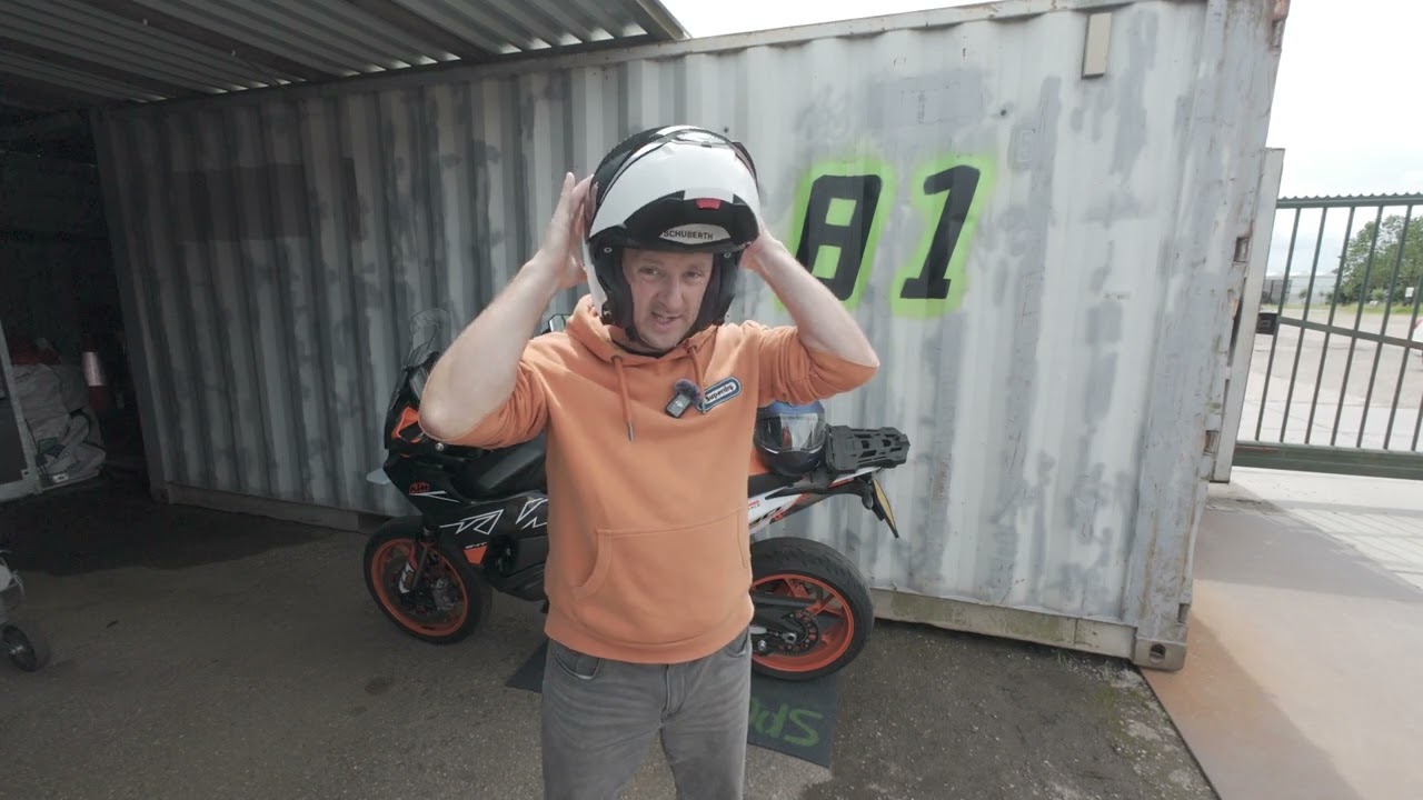 Schouberth c3 pro.The helmet so good I bought it twice. 😎