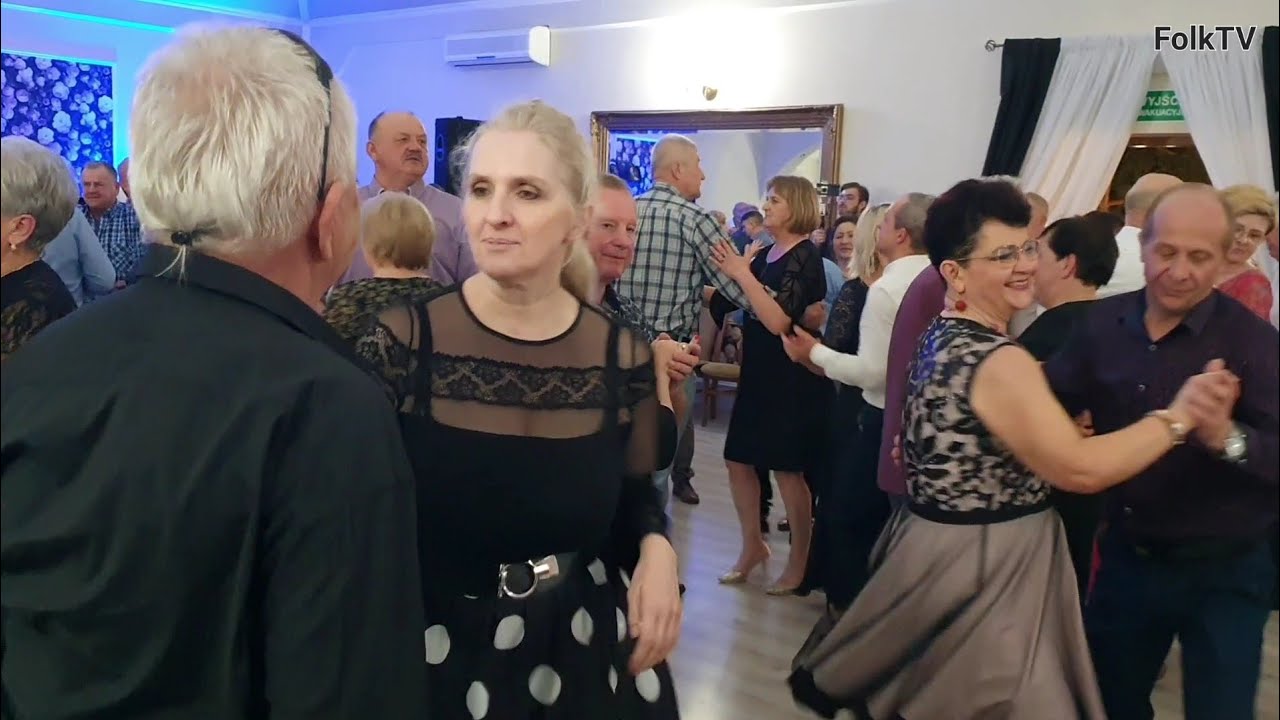 JAKI PIĘKNY ŚWIAT gdy się ma 20 lat pośpiewali z sentymentem roztańczeni goście 