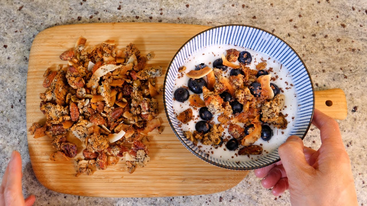 Super crunchy keto granola | Keto vegan & gluten-free