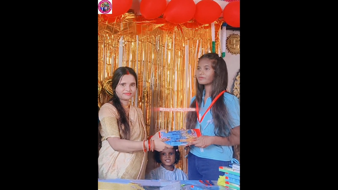 Result के दिन sir prize 🏆 देते हुए 
