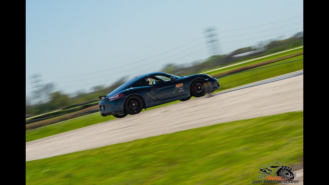 981 Cayman chasing Ford Mustang GT500 at MSR Houston! (Binaural Sound!)