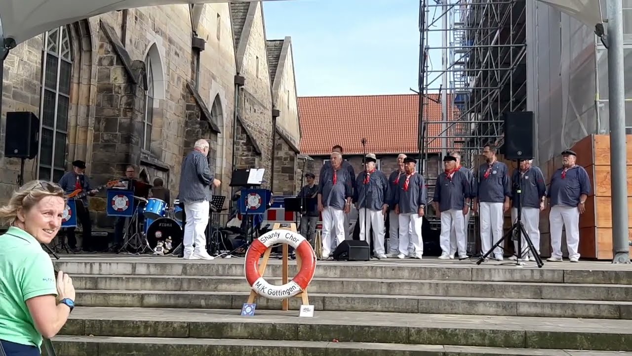 Teil 1 von unserem Auftritt in Hameln  auf der Bühne vom Hochzeitshaus.
