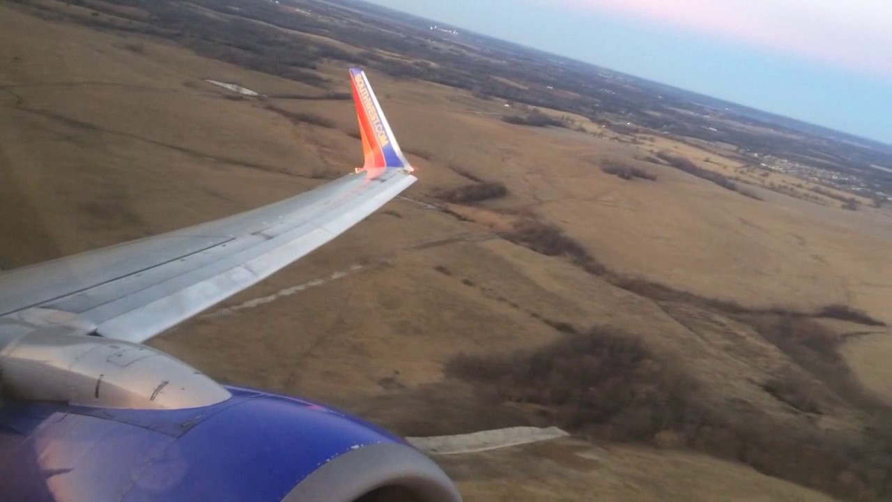 BUZZSAW! Southwest Boeing 737-700 Takeoff from Kansas City
