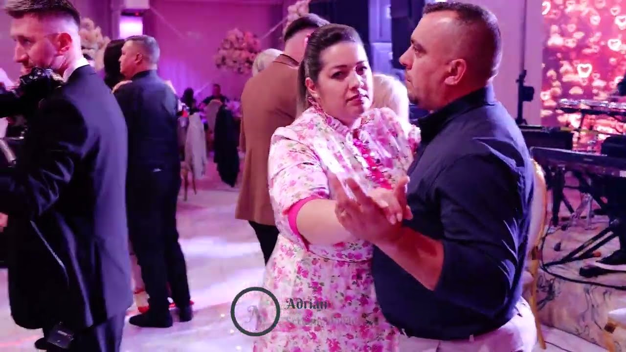 Nuntă live - Momentul în care toată nunta s-a ridicat la dans #fyp #viral 
