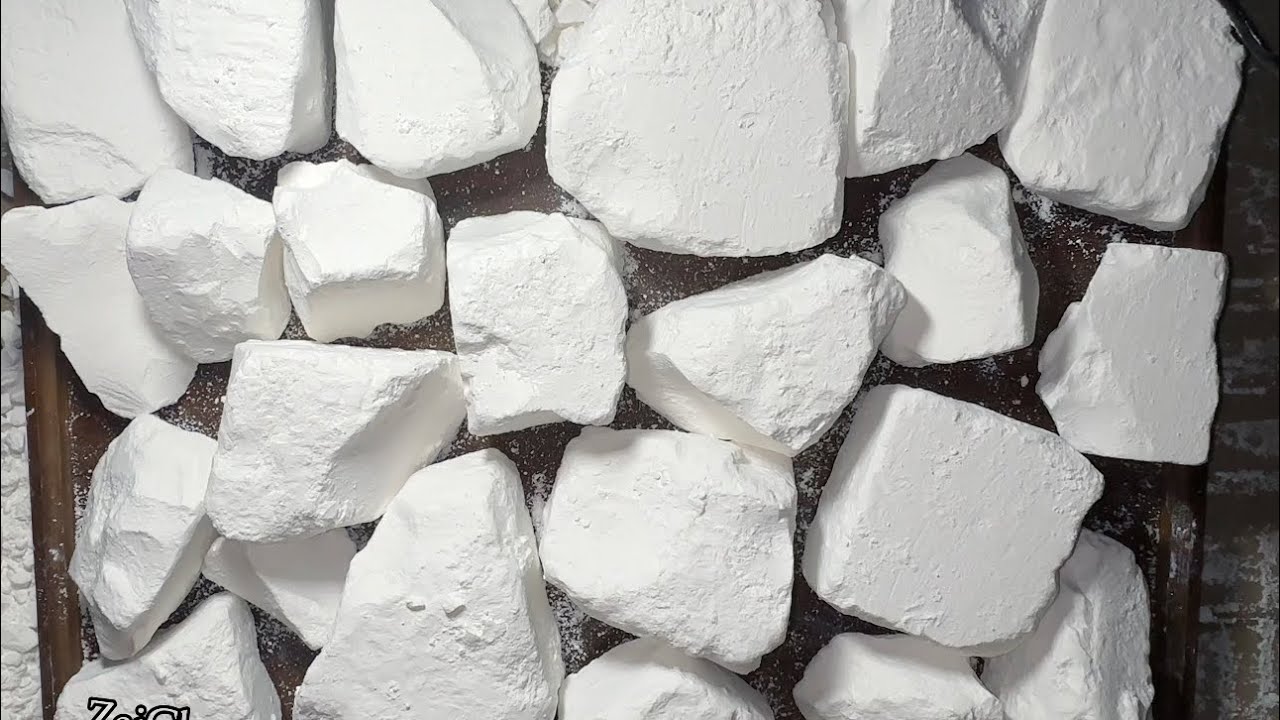 Original | A plate of Jumbo chalks, the quality is as smooth as ice cream.
