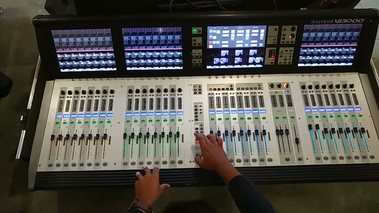 SOUND CRAFT DJ MIXER HIGH QUALITY MODEL NO VI 3000