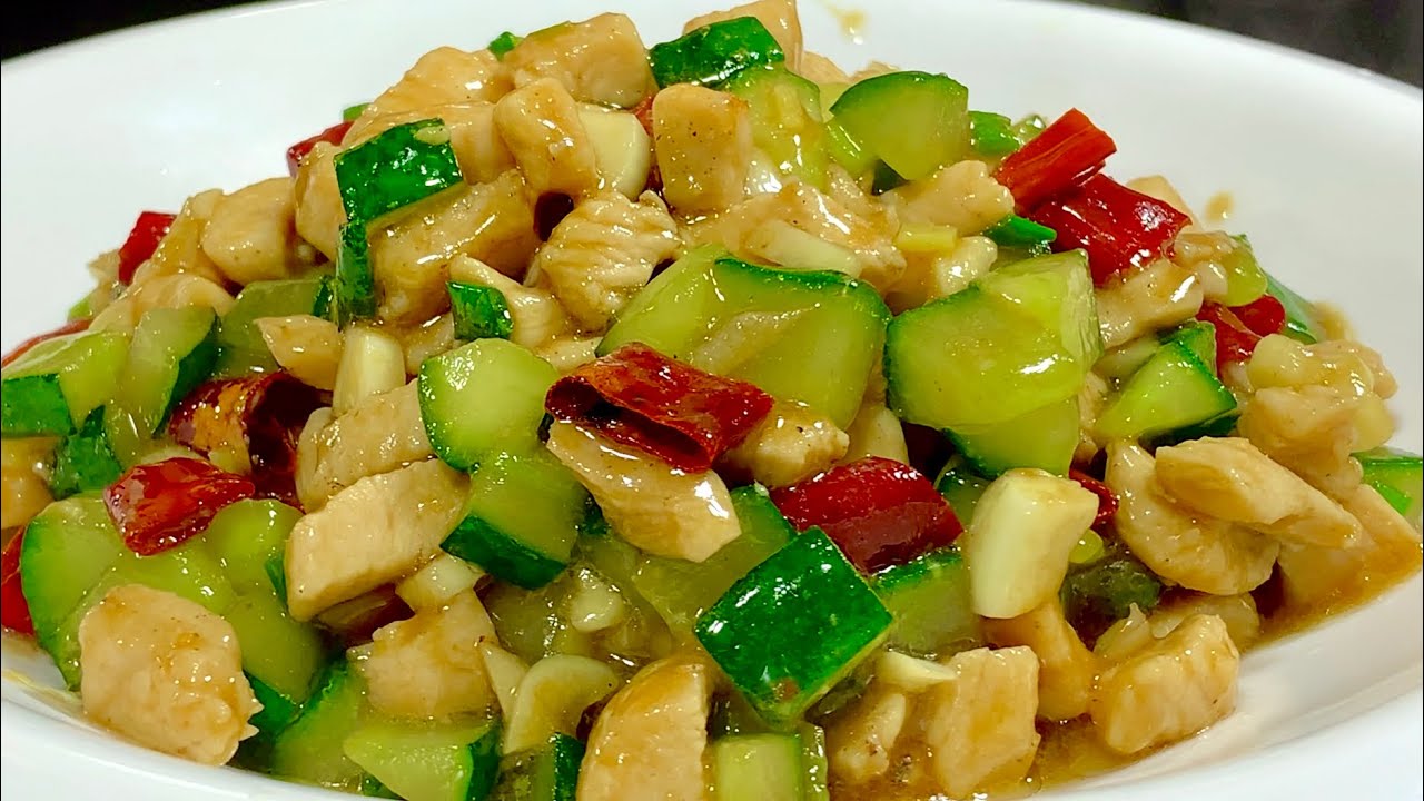 Куриная грудка, обжаренная с огурцом, не ожидала, что будет так вк